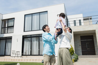 家を買うなら何から始める？住宅タイプの違いや予算の決め方を解説